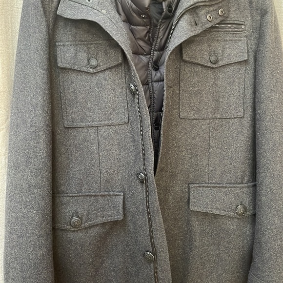 Guess insulated Winter Jacket- New Condition Sz L - Picture 2 of 12